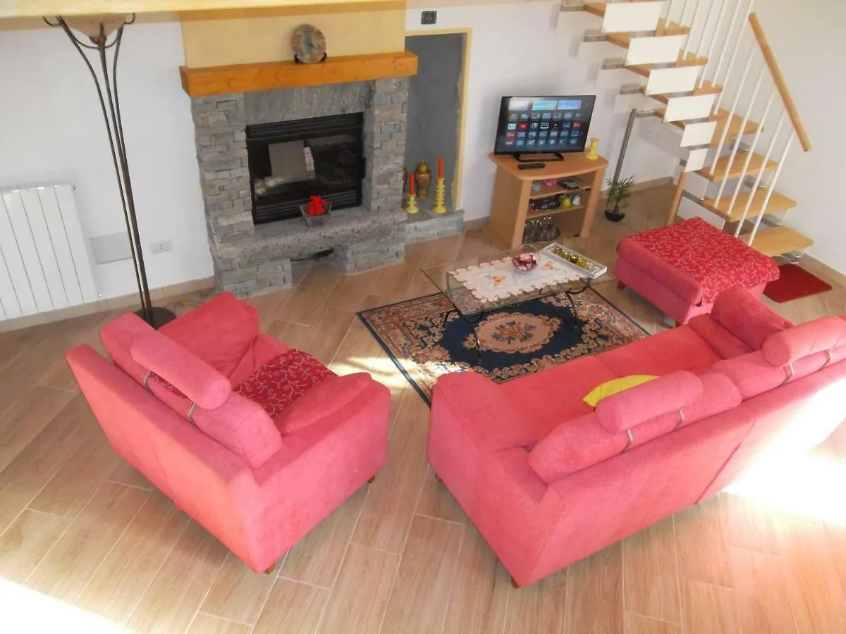 Apartment Ferienwohnung Vesna Loft in Luino Italien